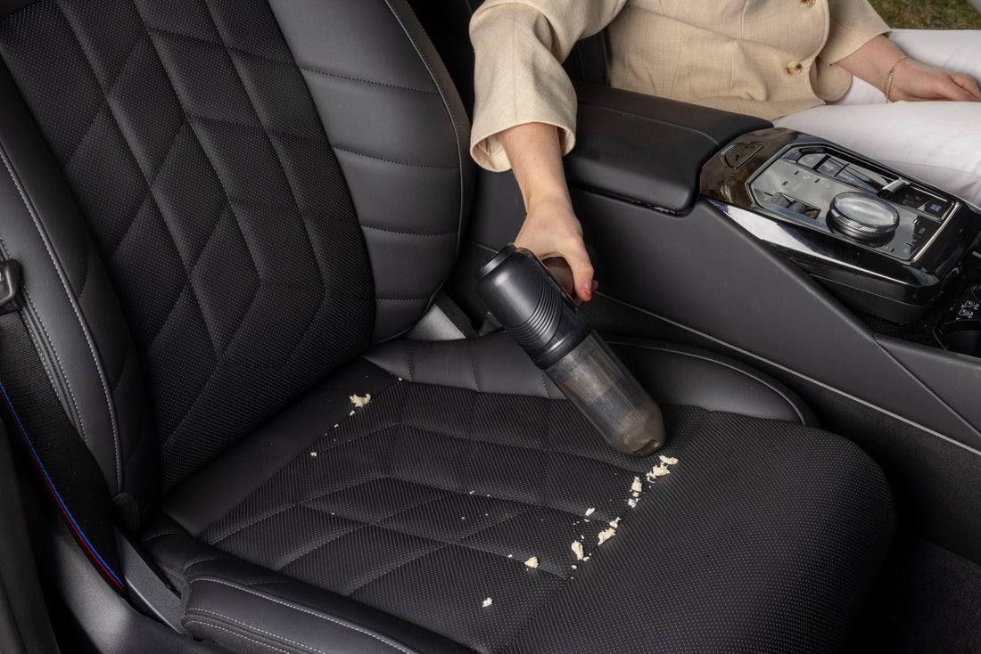 Driver uses Hedgehog TurboVAC to vacuum car seat crumbs